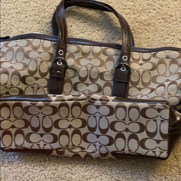 Coach - Picture 7 of 8